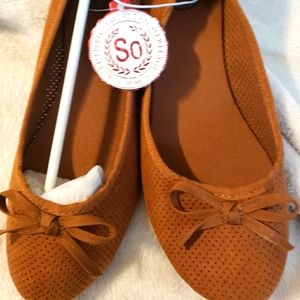 Women's flat suede ballet shoe